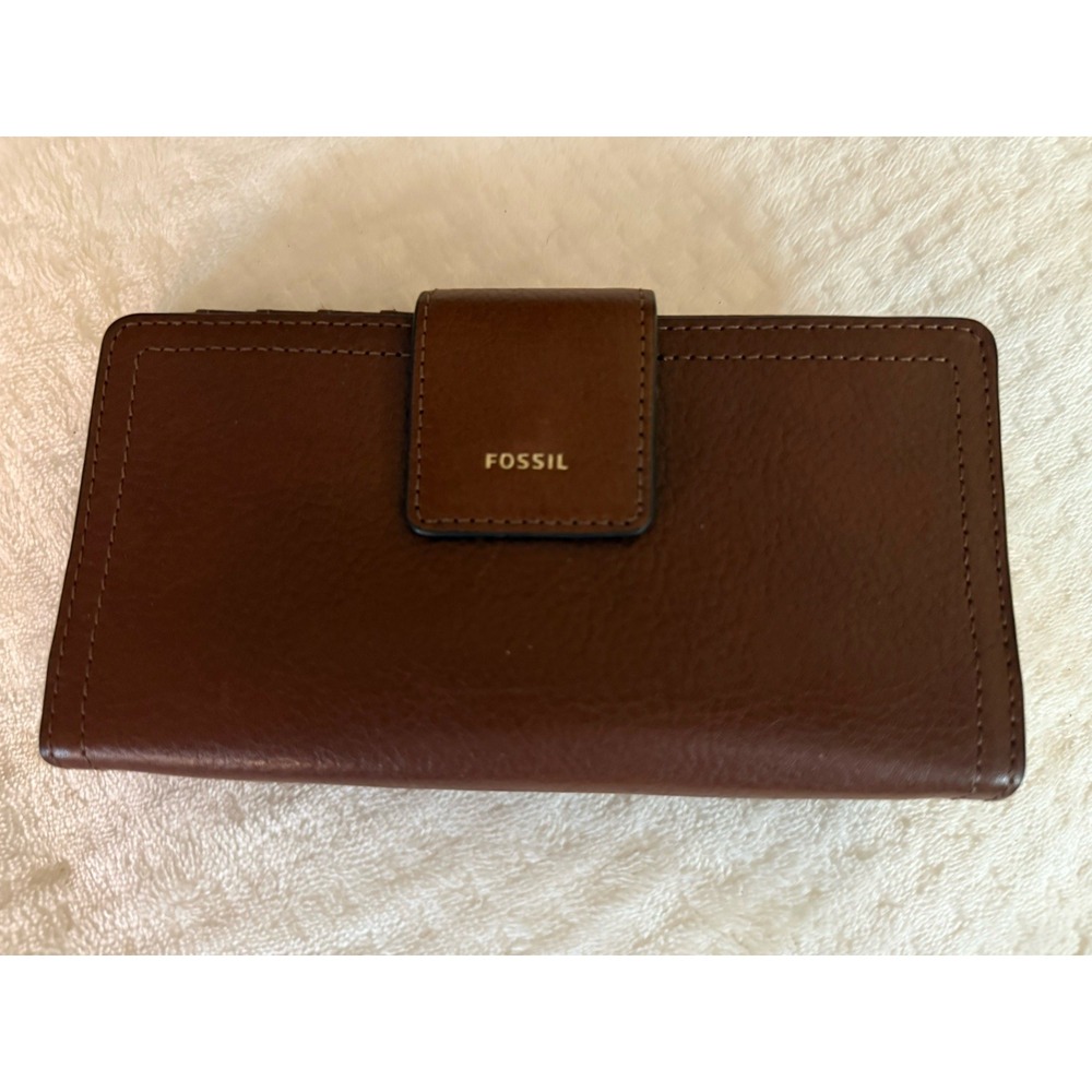 Fossil Brown Women's Folding Wallet with Credit Card Slots, Zip Change Pocket